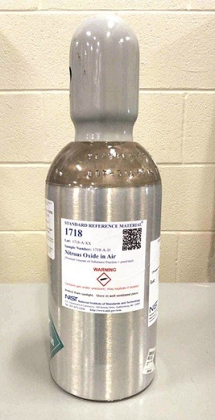 SRM 1718  空氣中的一氧化二氮(公稱量-物質(zhì)分?jǐn)?shù)為1毫微升/摩爾)標(biāo)準(zhǔn)品